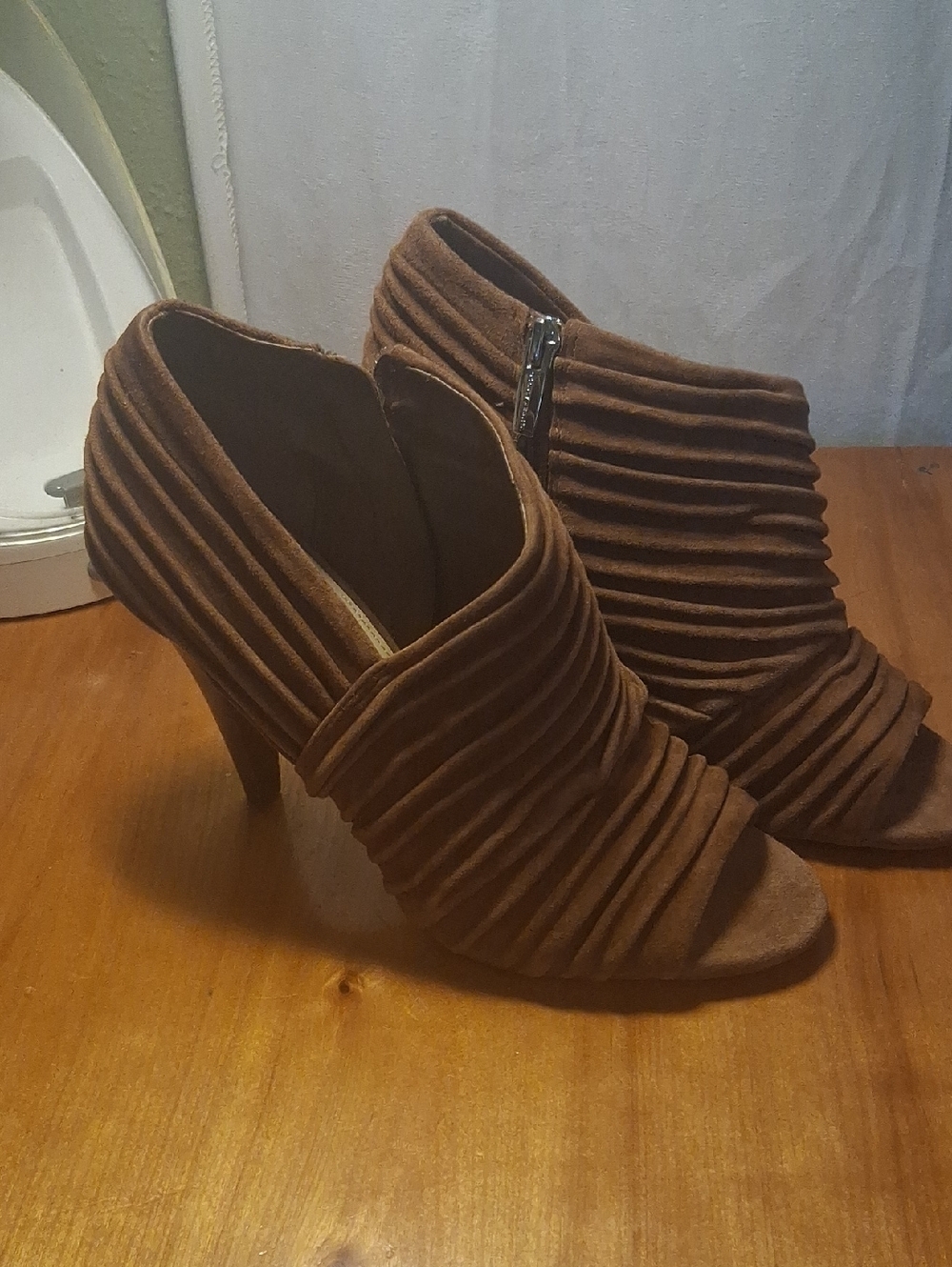 Vince Camuto Ruched Suede Peep-Toe Booties in Brown Size 7